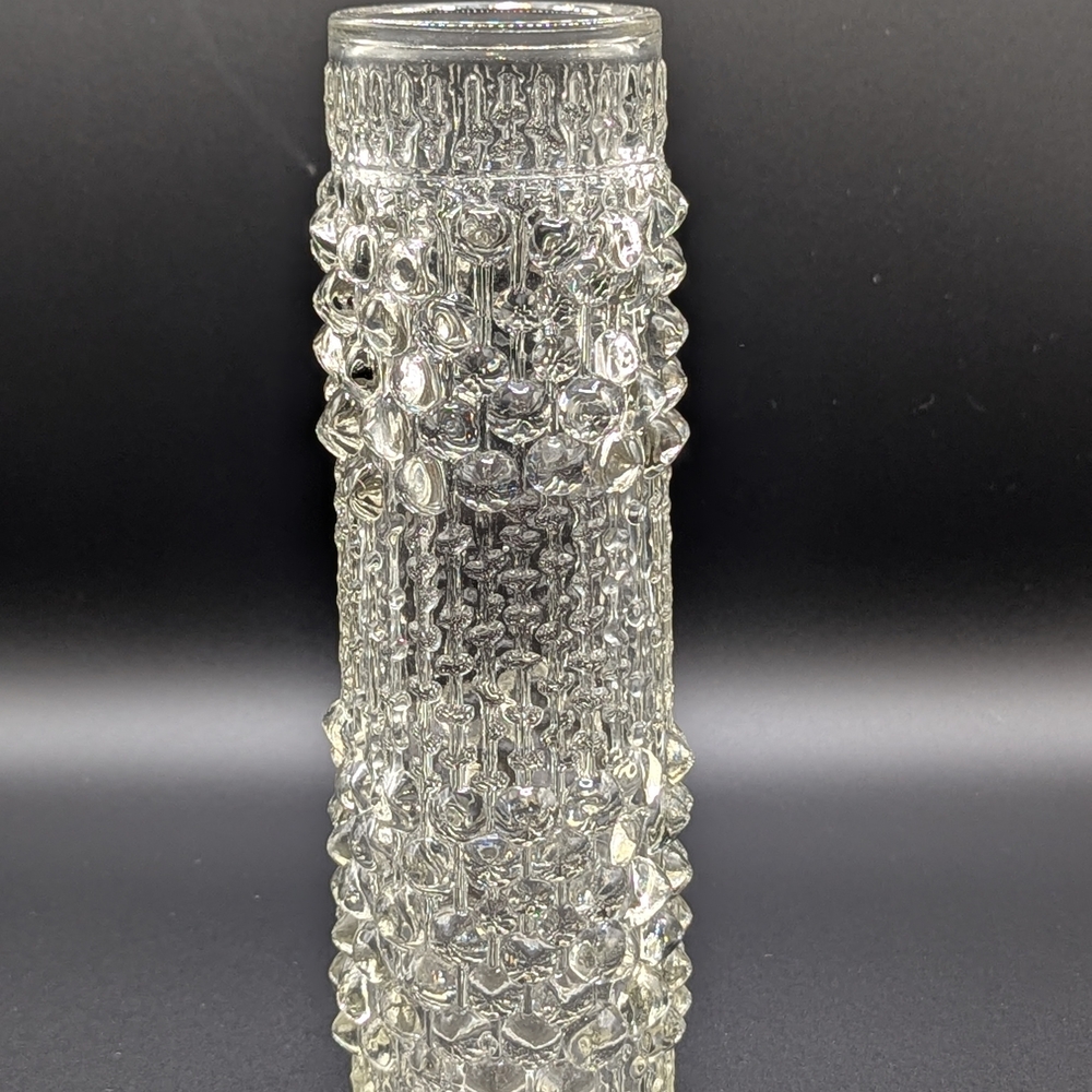 Elegant Clear Glass Vase - Picture 8 of 12